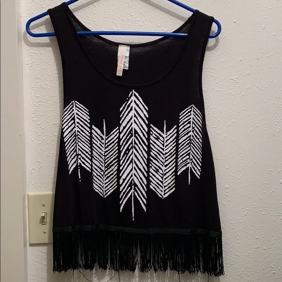 lovely souls Tops - Black arrow design fringe tank top